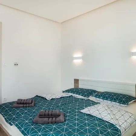 Apartman Two Berdooms With Sea View *