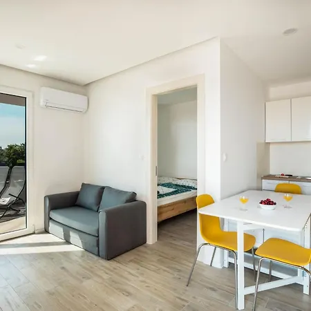 Apartman Two Berdooms With Sea View