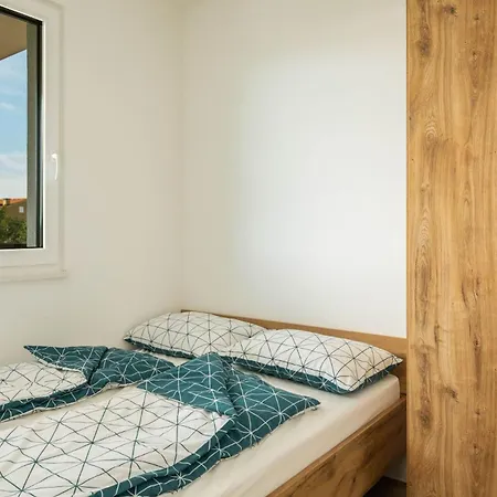 Apartman Two Berdooms With Sea View *